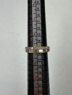 14K YELLOW GOLD RING WITH DIAMONDS , SIZE 7