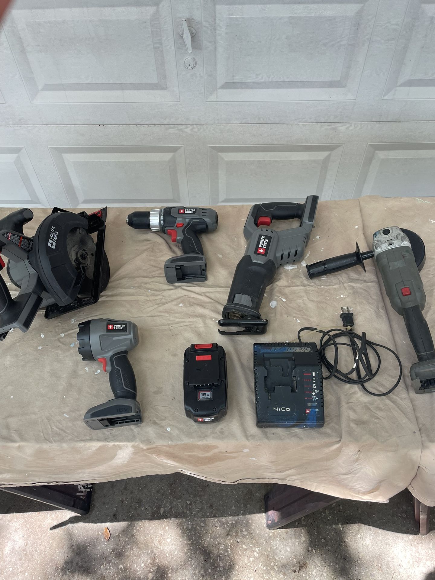 Porter Cable 18V Power Tool Bundle. Drill Driver, Angle Grinder, 6 1/2” Circ Saw, Reciprocating Saw, Work Light, Battery and Charger.