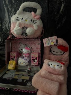 Hello Kitty plush crossbody  plus Accessories