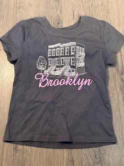 SO Kids Sz 8 Medium T-Shirt Gray Brooklyn Brownstone Graphic Short Sleeve Shirt