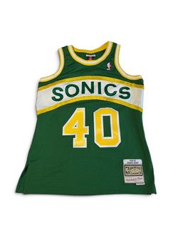 Mitchell & Ness Seattle Supersonics Shawn Kemp Swingman Jersey Men’s Medium NBA