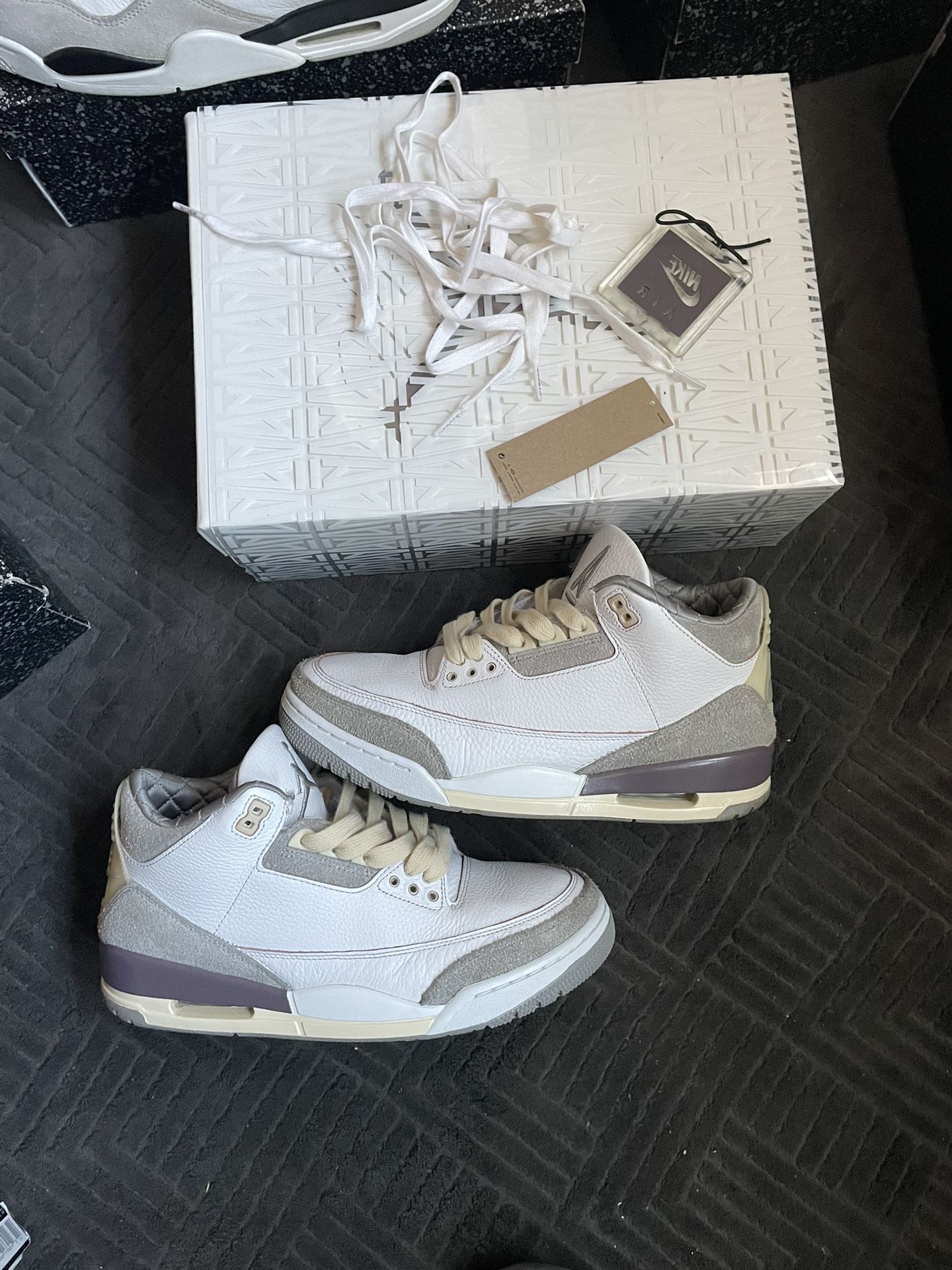 A Ma Maniere 3s