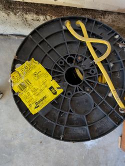 900 feet  12/2 electric sheathed cable