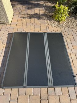 Tri-Fold Truck Bed Tonneau Cover 2025 Nissan Frontier Pro X Crew cab