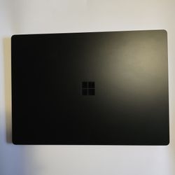 Microsoft Surface laptop 3, 15" CORE I7 16GB Ram 256GB SSD W/charger
