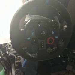 G29 steering wheel and pedals