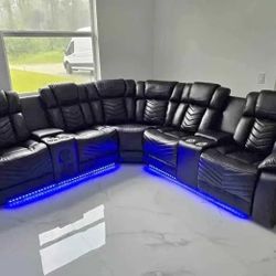 Sectional Recliner **** Reclinable 