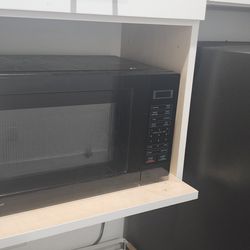Multiple Microwaves for sale Please Read Description. 