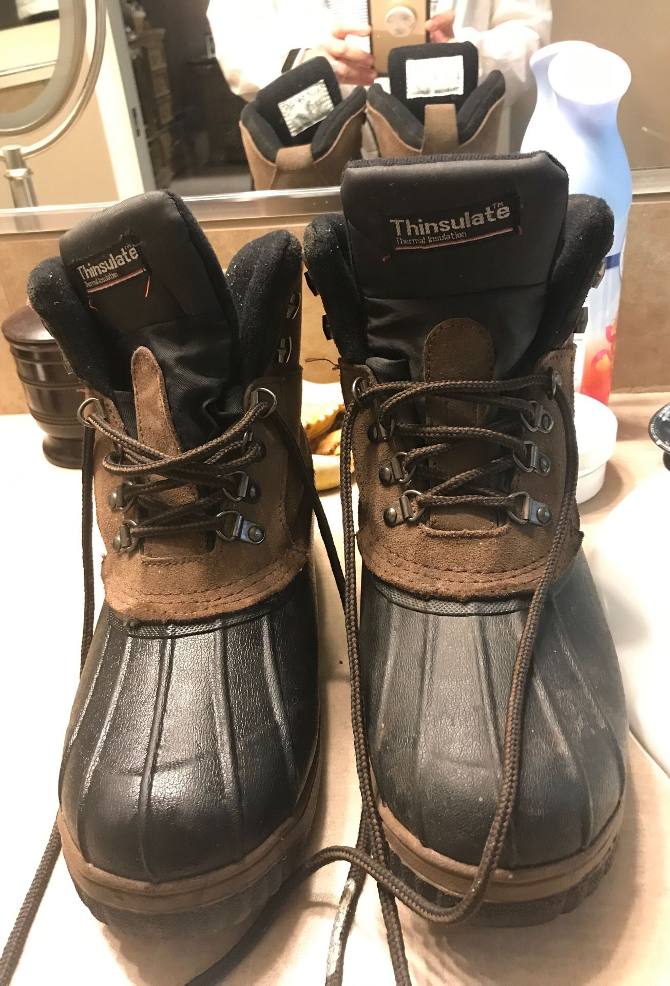 Construcción boots size 9