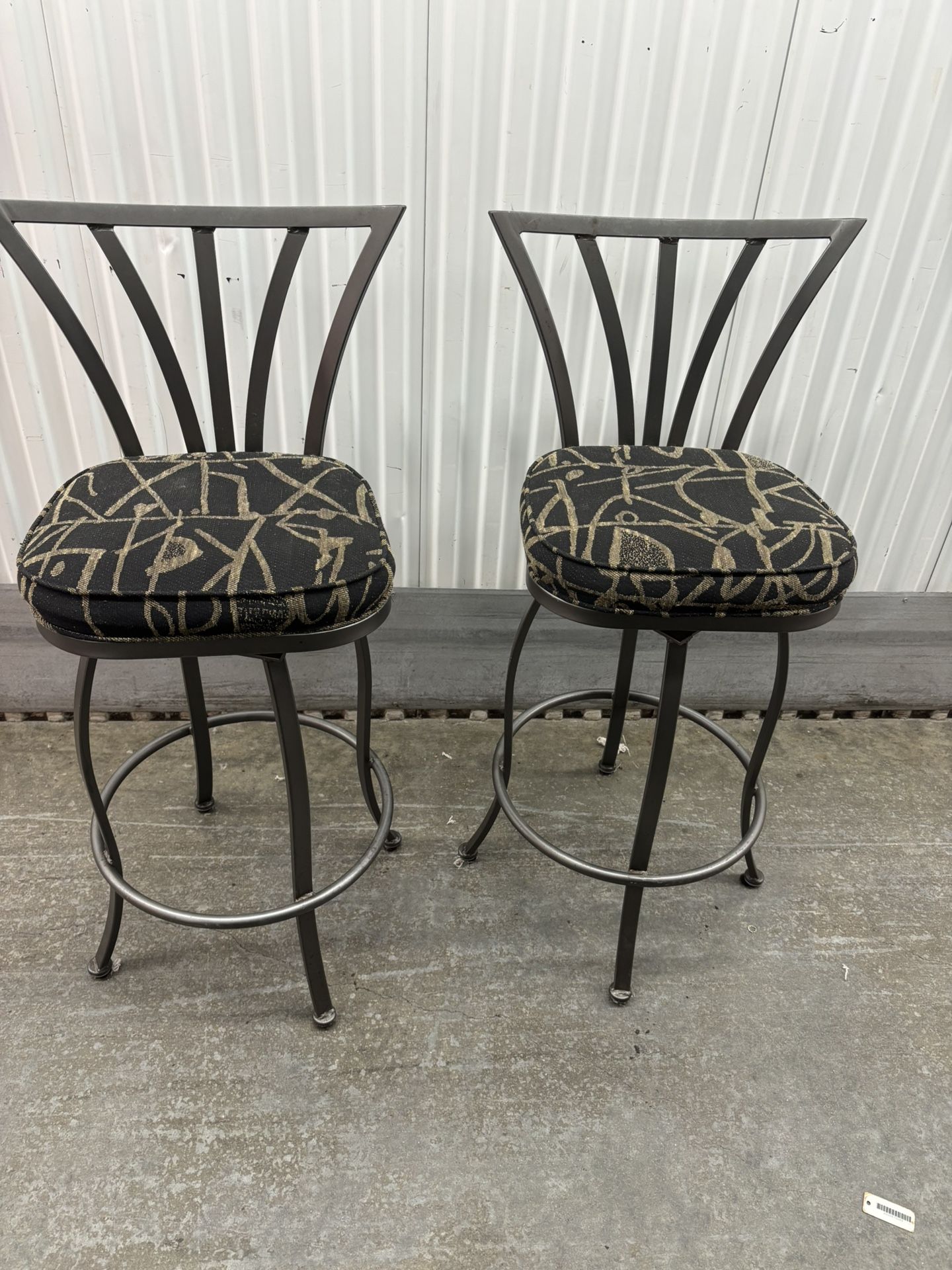 2 Barstool Chairs (Good Condition)