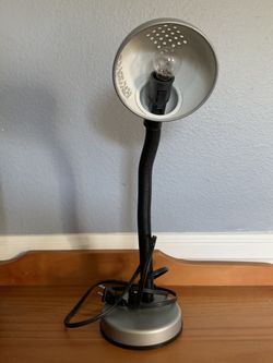 Desk lamp