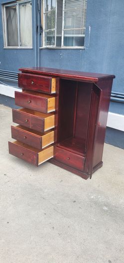 Wooden Wardrobe (Ropero De Madera)