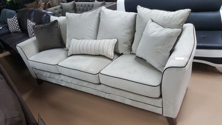 BEAUTIFUL SOFA AND MATCHING LOVESEAT YOU GET NEW