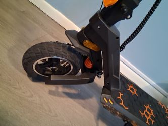 Unicool scooter like new 47 miles only