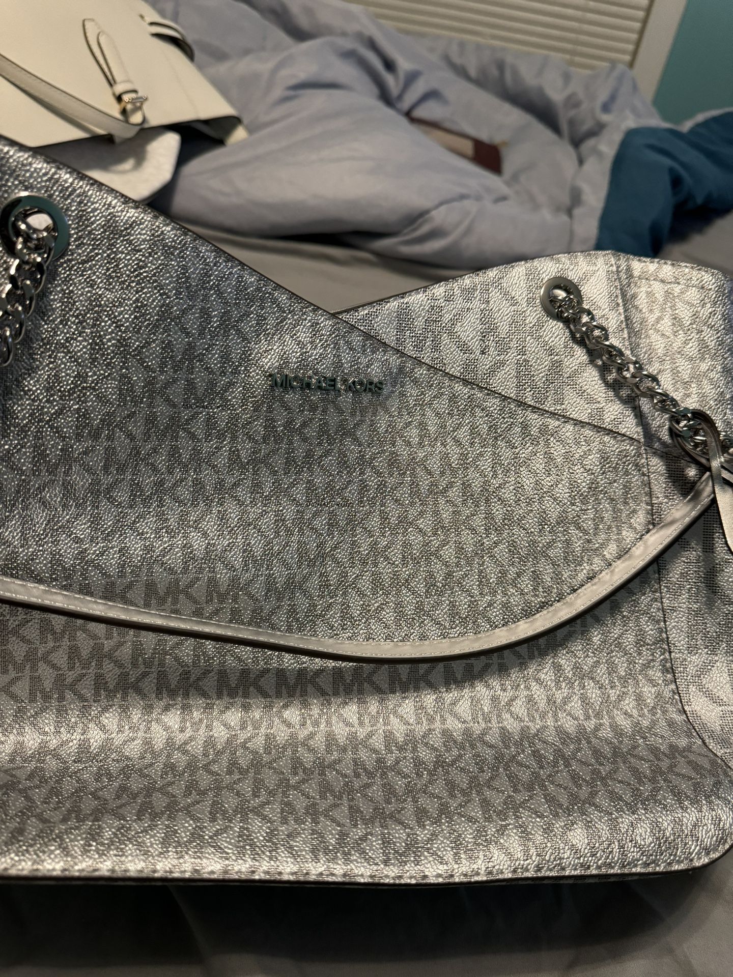 Michael Kors Purse/wallet