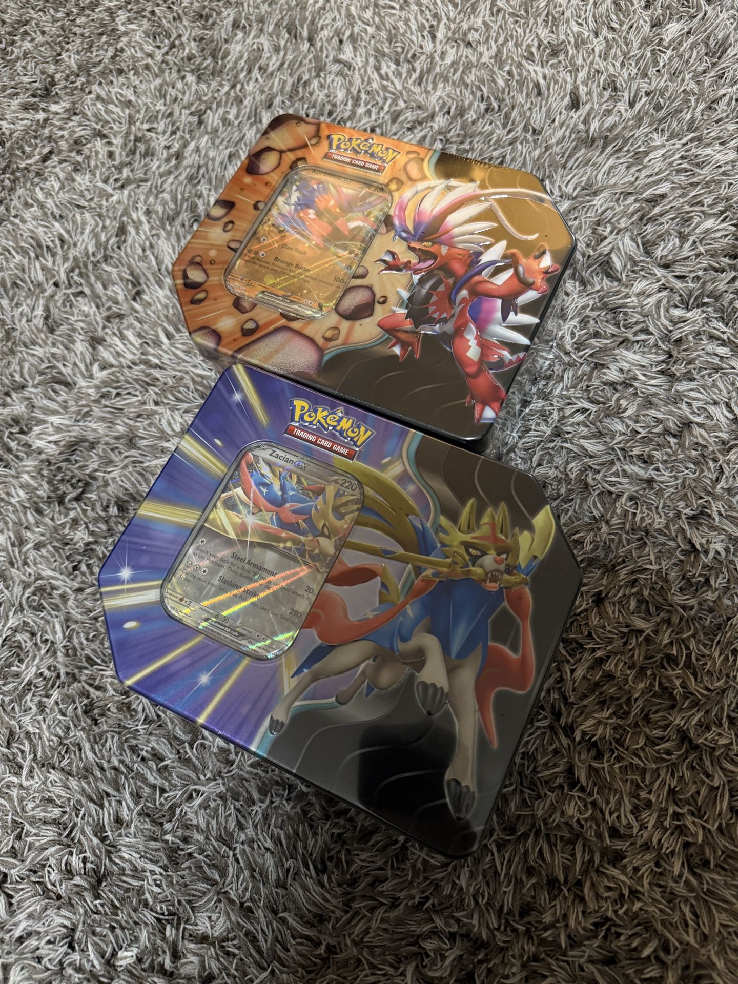 Pokemon Slashing Legends Tins