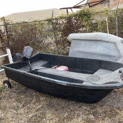 10’ Livingston skiff with 8hp Evinrude