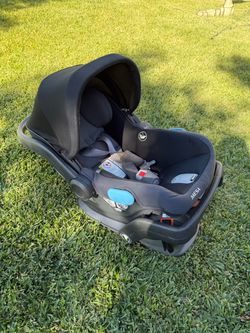 Uppababy Mesa  Infant Car Seat
