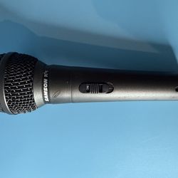 Samson R11 Wired 3-Pin XLR Handheld Dynamic Microphone w/ On/Off Switch