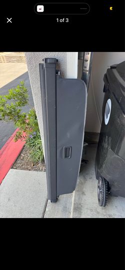 Volvo cargo cover