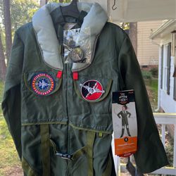 Super cool fighter pilot kids costume Size Small Boy Or Girl includes jumpsuit and other accessories