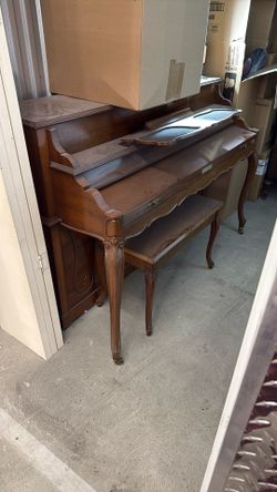 Baldwin piano