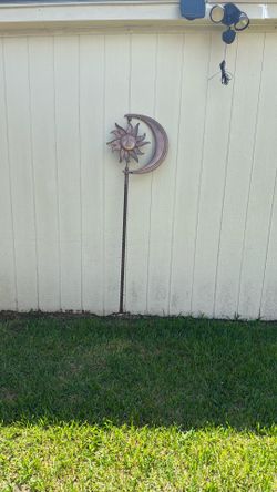 Large Metal Wind Spinner