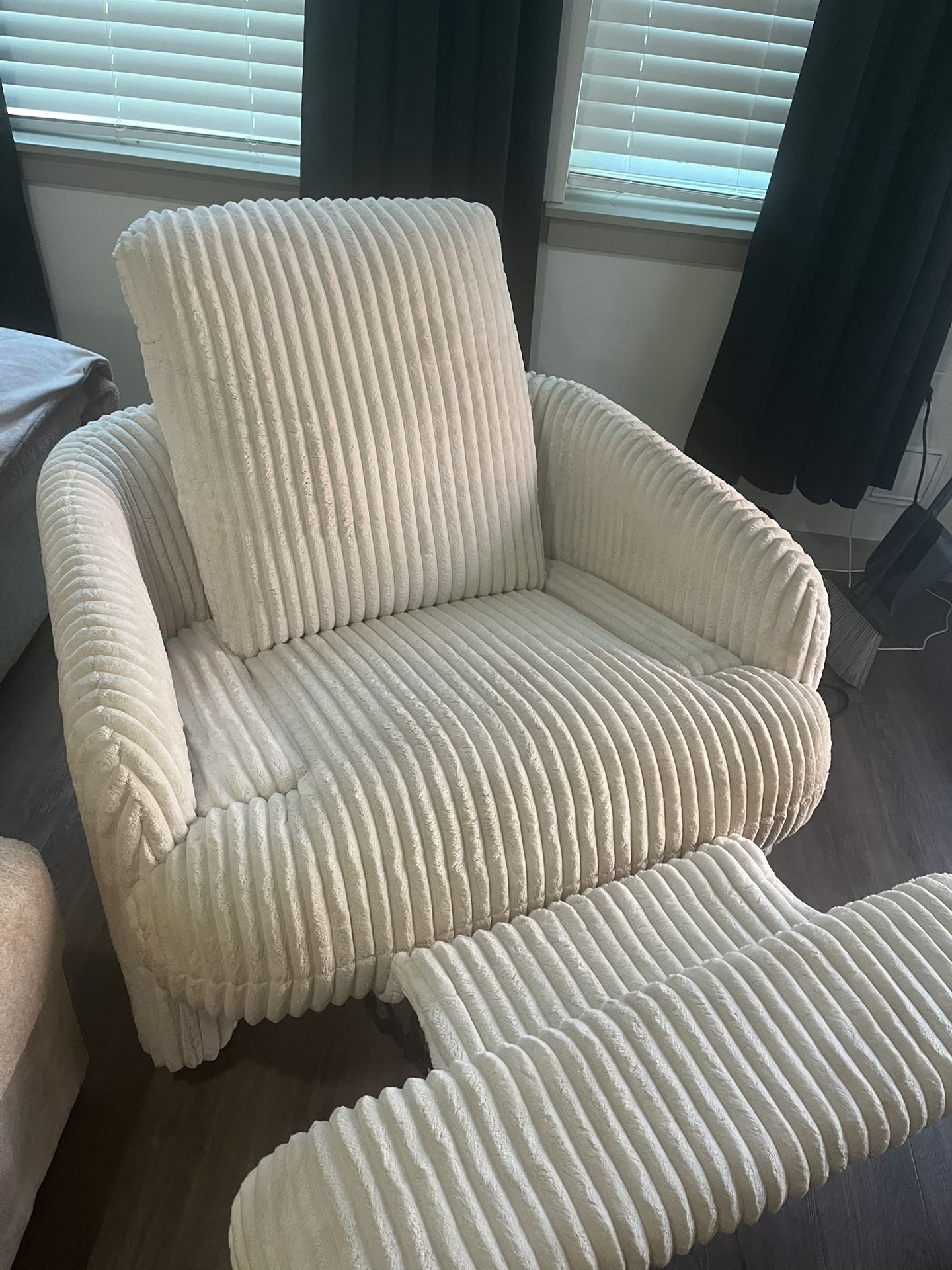 Recliner Chair Perfect For A Nursery 