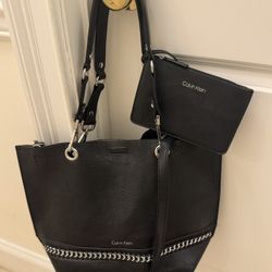 Calvin Klein Oversize bag and wrist bag