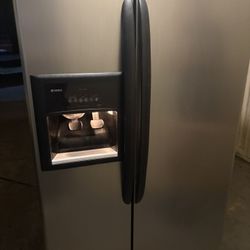 Kenmore coldspot refrigerator 