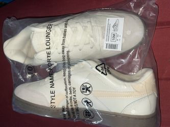 Woman’s Reebok Shoes