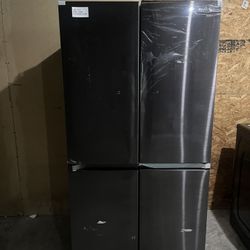 (FAMILY FRIENDLY) Extra-large capacity Smart 4-Door Flex™ refrigerator features the Beverage Center