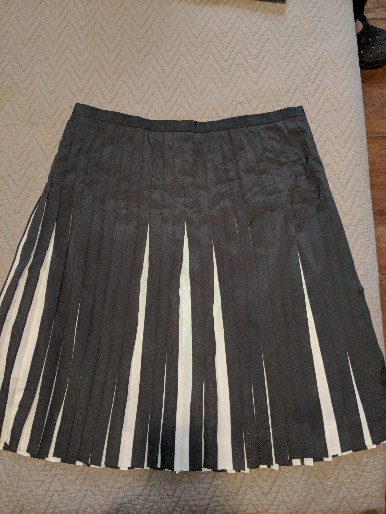 J Crew pleated skirt size 6 (a109)