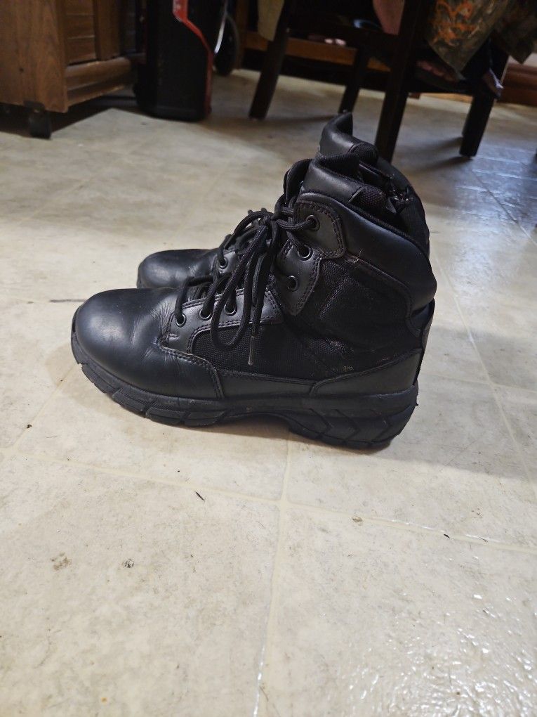 Intercepter Boots M Size 7 1/2