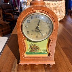 SETH THOMAS BEEHIVE QUARTS CLOCK RARE VINTAGE