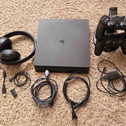 Playstation SONY 4, 500GB Slim System  CUH-2015A + 2 Controllers + Headphones + 12 Games