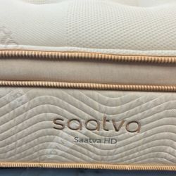 Cal King Saatva HD Mattress ( Floor Sample)  For Sale $799