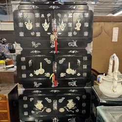 Asian Antique Cabinet With Pearl Shells
