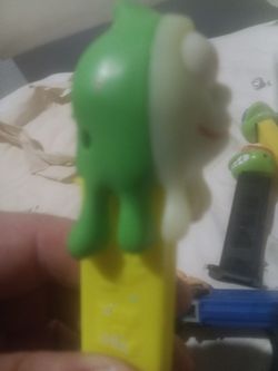 Pez dispenser