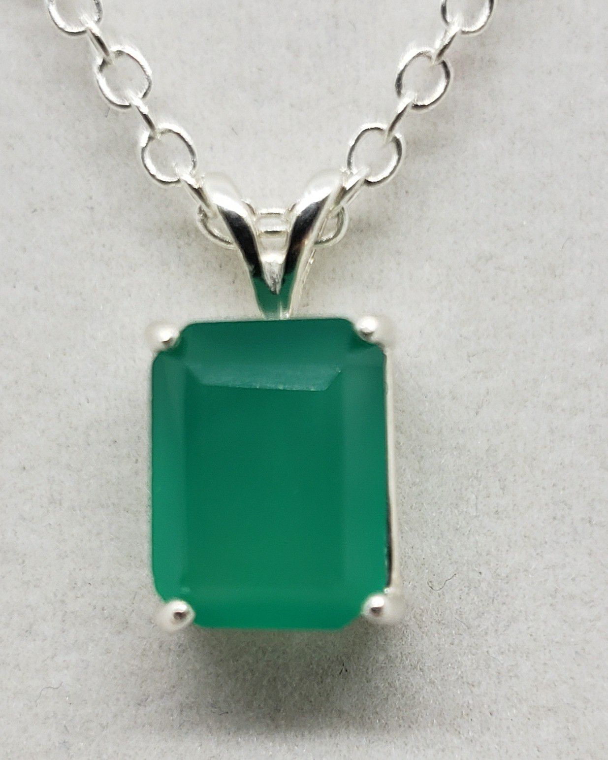 Natural 11x9mm Green Agate Necklace