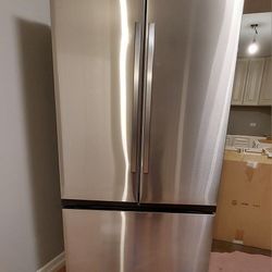 *NEW**Samsung 32 cu. ft. Mega Capacity 3-Door French Door Refrigerator