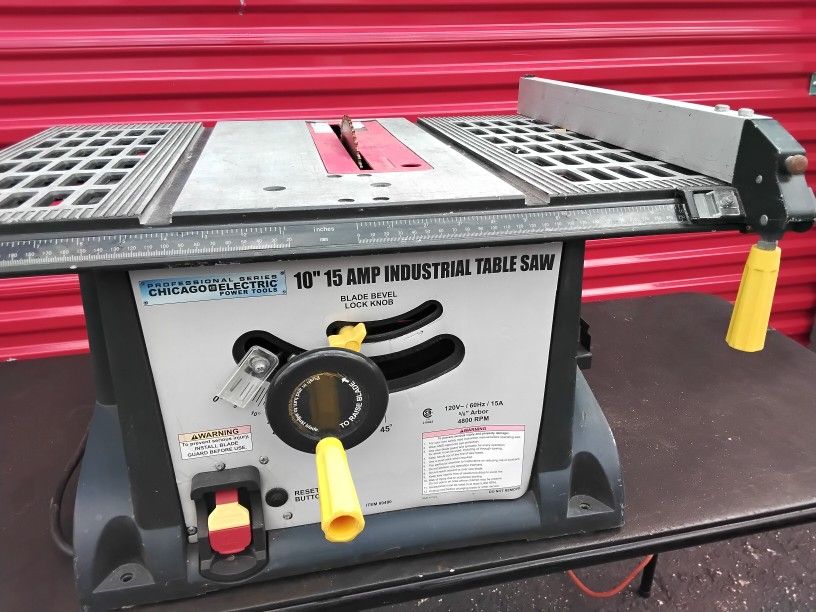 SAW WITH METAL 10 IN 15 AMP TABLE EXCELLENT CONDITIONS