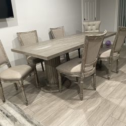 Dining Table And 6 Chairs 