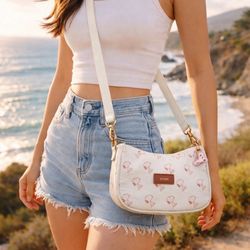 Women’s Snoopy Purse White Gold Accents NEW