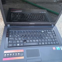 Samsung 15.6" Laptop - Windows 10, 320gb HDD, 3gb Ram, 2.10ghz CPU, Webcam (NP-R522)for Part