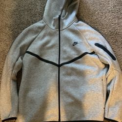 ALL GREY NIKE TECH OUTFIT