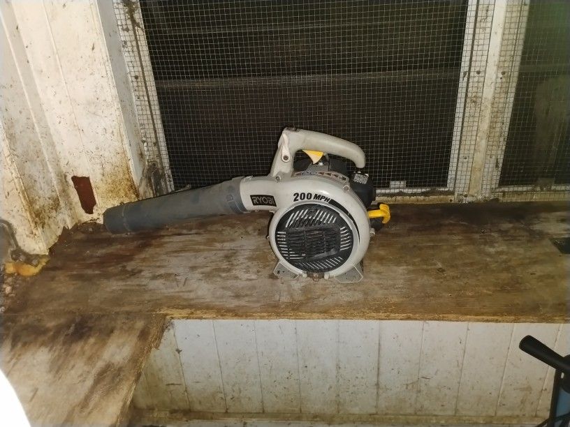 Ryobi 200mph Gas Leaf Blower