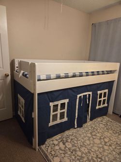 Max&Lily Modern Farmhouse Twin Low Loft Bed