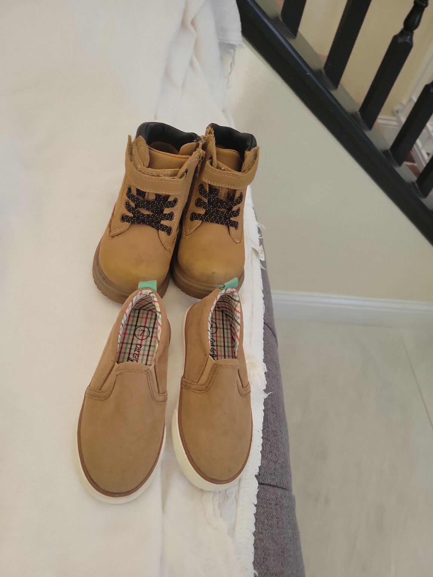 Boys Shoes Size 7.ninos