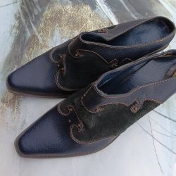 Women's clog shoes